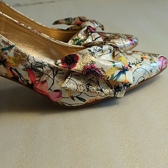 Bellini Women's Floral Gold Pumps Size 7.5M - Picture 3 of 9